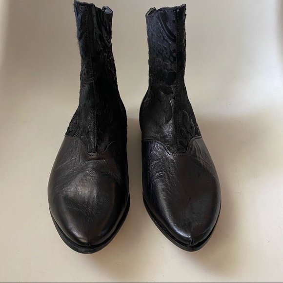 Cydwoq Vintage • ‘Nude’ Handmade in USA Black Leather Women’s Ankle Boot - Picture 7 of 10